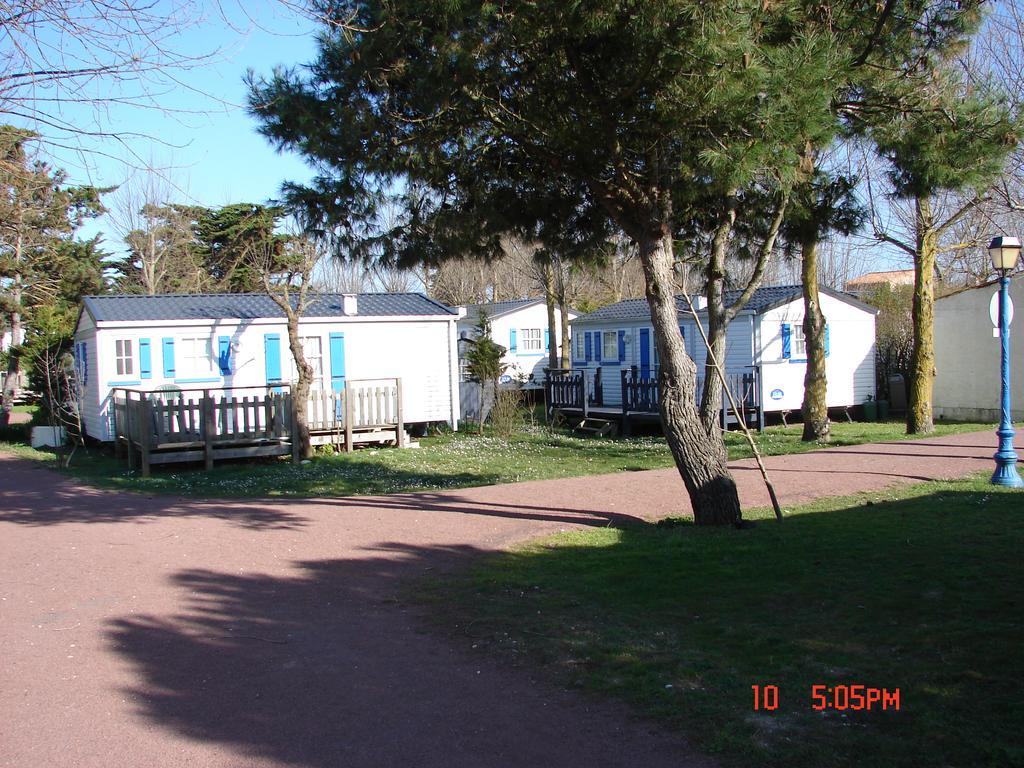 Camping Barataud Сен-Дені-д'Олерон Екстер'єр фото